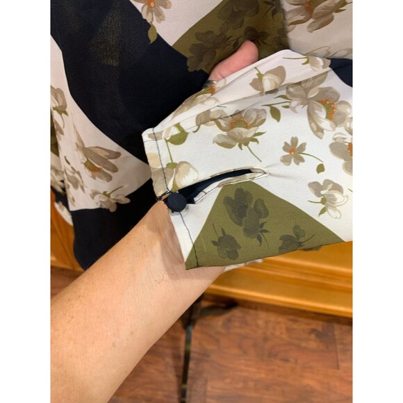 FIRM Ted Baker Pheadra Pearl Printed Wrap Blouse Size 2 EUC - Picture 7 of 8